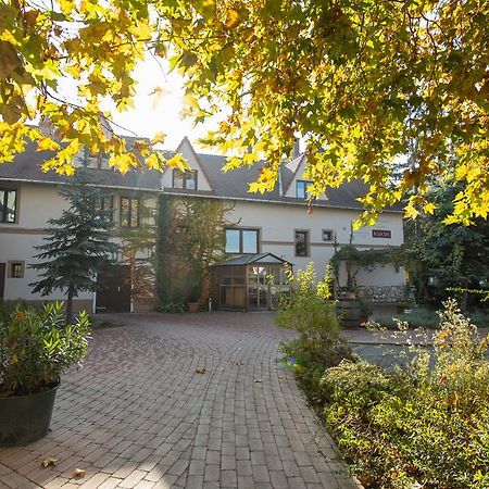 Revesz Hotel, Restaurant And Rosa Spa 기오르 외부 사진